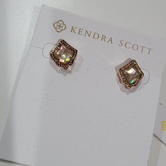 Kendra Scott Rose Gold Necklace Stud Earring Set - Picture 6 of 16